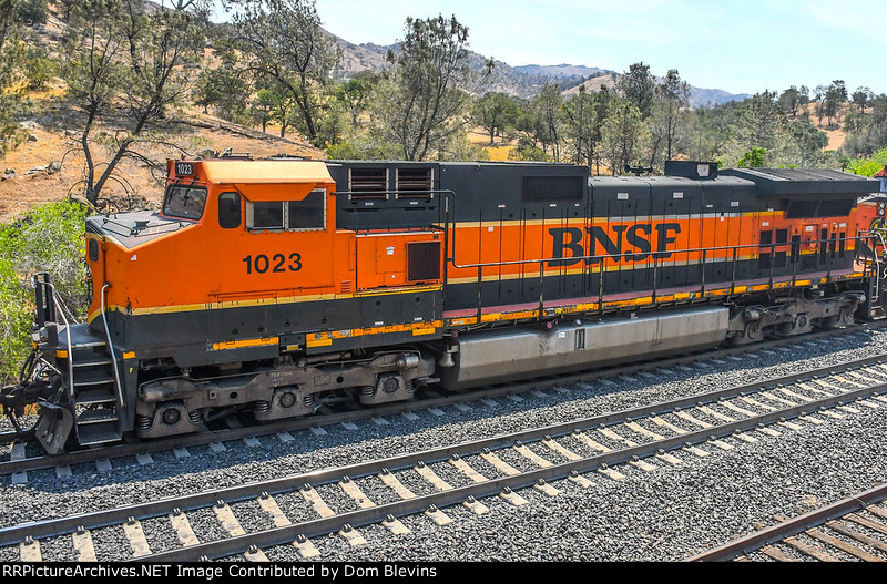 BNSF 1023